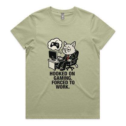 Hooked on Gaming – Women’s Cat Tee